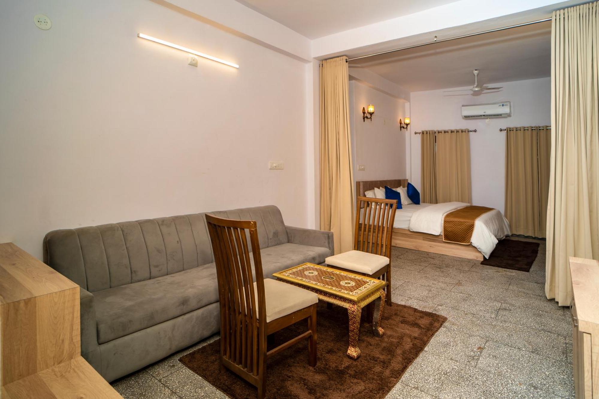 Devdarshan Hotel & Restaurant أُودايبور المظهر الخارجي الصورة